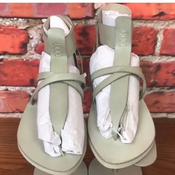 NWB FREE PEOPLE Vacation Day Wrap Sandal in Sky size 39❤️🎉🎄 - Picture 3 of 11